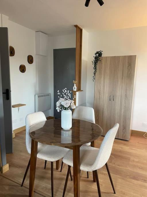 Appartamento Duplex Bord De L'Eure - Parking Inclus - Jolie Vue Sur La Cathedrale Chartres Esterno foto