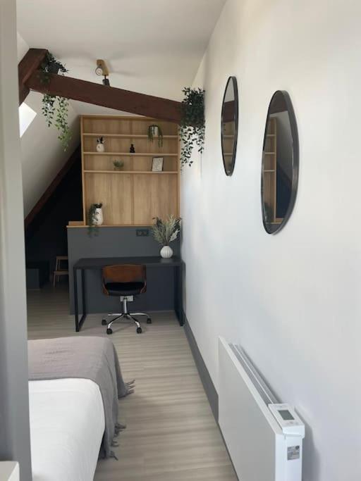 Appartamento Duplex Bord De L'Eure - Parking Inclus - Jolie Vue Sur La Cathedrale Chartres Esterno foto