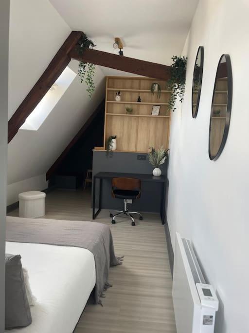 Appartamento Duplex Bord De L'Eure - Parking Inclus - Jolie Vue Sur La Cathedrale Chartres Esterno foto