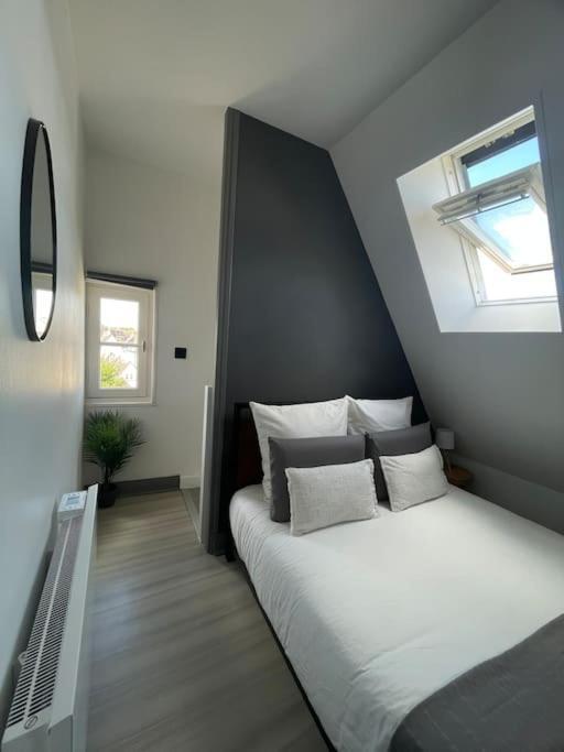 Appartamento Duplex Bord De L'Eure - Parking Inclus - Jolie Vue Sur La Cathedrale Chartres Esterno foto